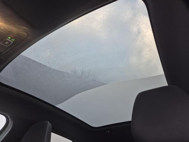 Renault Symbioz 1.6 E-Tech full hybrid 145 esprit Alpine Automaat / Panoramadak / Fabrieksgarantie tot 05-2027 / Elektr. Stoelen / Stoel & Stuurwiel Verwarming / Adaptieve Cruise Control / 360 Camera / Navigatie / Apple Carplay & Android Auto / Elektrisch bedienbare ach