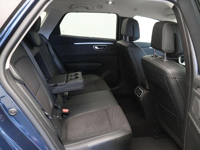 Renault TALISMAN Estate 160pk TCe Business Intens | Stoel en stuurverwarming | Achteruitrijcamera | Navigatie | Climate control |