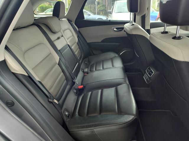 Renault TALISMAN Estate 1.8 TCe 225 INITIALE PARIS AUTOMAAT Bose | Luxe lederen stoelen | Keyless | Stoelventilatie