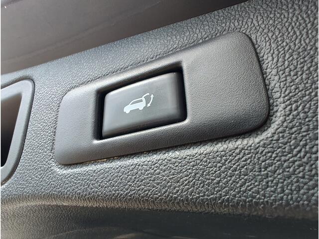 Renault TALISMAN Estate 1.8 TCe 225 INITIALE PARIS AUTOMAAT Bose | Luxe lederen stoelen | Keyless | Stoelventilatie