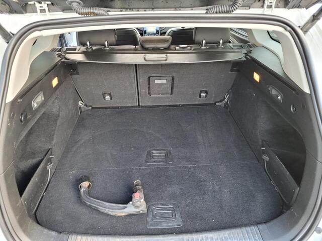 Renault TALISMAN Estate 1.6 TCe Initiale Paris | Schuif/Kantel-Dak | Bose | Trekhaak | Stoelverwarming/koeling | Head-Up Display