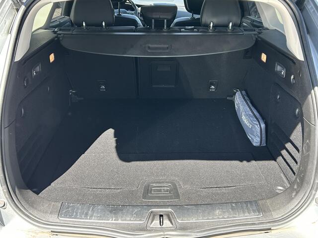 Renault TALISMAN Estate 1.3 TCe Initiale Paris | Navigatie | Camera | Premium Audio | Schuif\Kanteldak | Pack Winter | Stoel Ventilatie |
