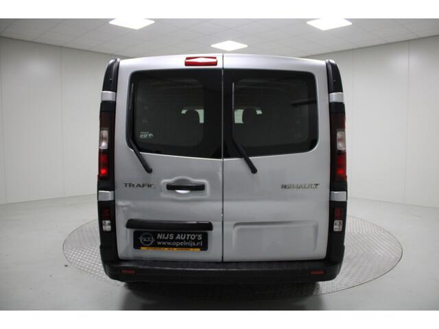 Renault TRAFIC 1.6 dCi T29 L2H1 DC Comfort | Comfort | komt geen BTW bij | Lichte Schade | 5 Persoons | Airco / PDC achter / Navi / Bluetooth