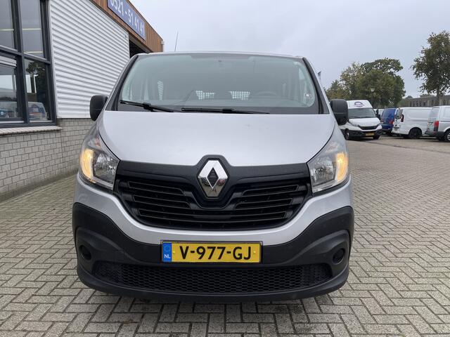 Renault TRAFIC 1.6 dCi 115pk T29 L2H1 DC 6 persoons Comfort / prijs rijklaar ¤ 13.950 ex btw / lease vanaf ¤ 256 / airco / zilver metallic / achterklep
