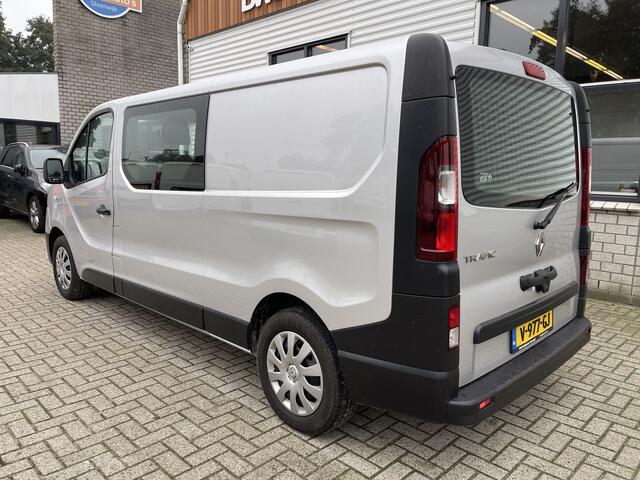 Renault TRAFIC 1.6 dCi 115pk T29 L2H1 DC 6 persoons Comfort / prijs rijklaar ¤ 13.950 ex btw / lease vanaf ¤ 256 / airco / zilver metallic / achterklep
