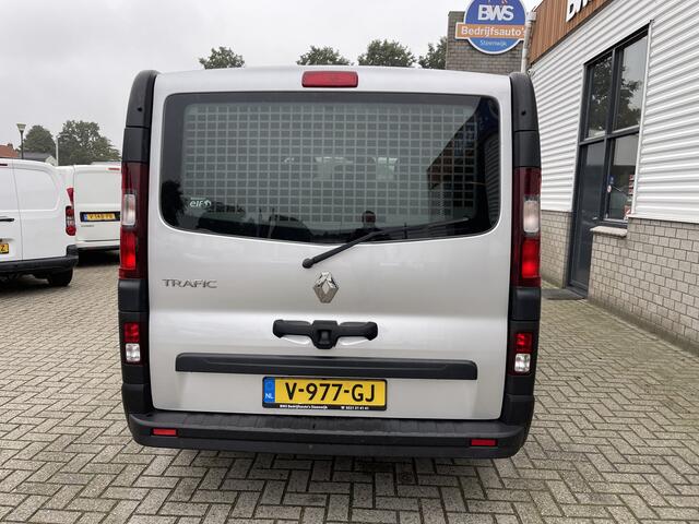 Renault TRAFIC 1.6 dCi 115pk T29 L2H1 DC 6 persoons Comfort / prijs rijklaar ¤ 13.950 ex btw / lease vanaf ¤ 256 / airco / zilver metallic / achterklep