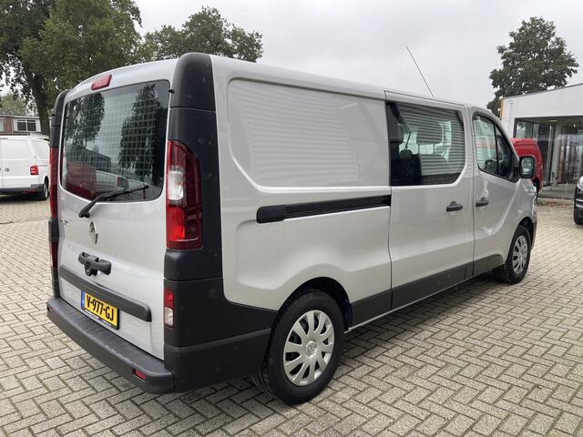 Renault TRAFIC 1.6 dCi 115pk T29 L2H1 DC 6 persoons Comfort / prijs rijklaar ¤ 13.950 ex btw / lease vanaf ¤ 256 / airco / zilver metallic / achterklep