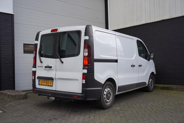 Renault TRAFIC 2.0 dCi 120PK EURO 6 - Airco - Cruise - Navi - ¤13.950,- Excl.