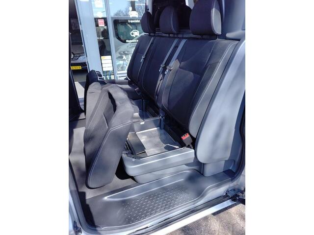 Renault TRAFIC III 2.0 dCi 145 L2H1 DC Autom. Full LED, Camera, LM 17", dubbele schuifdeur, Navi, stoelverw.
