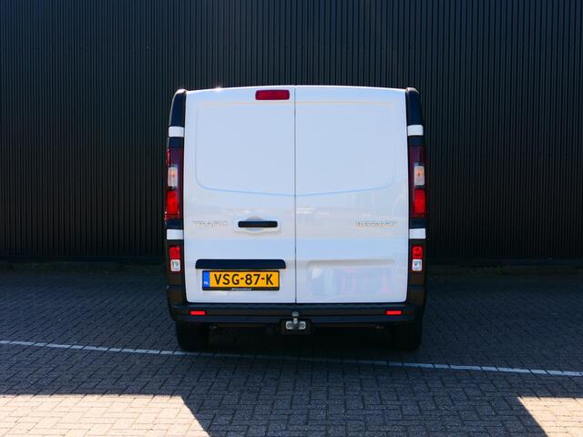 Renault TRAFIC 2.0 dCi 130 T30 L2H1 Comfort * Betimmering laadruimte & Trekhaak* - Cruise, airco, armsteun voor