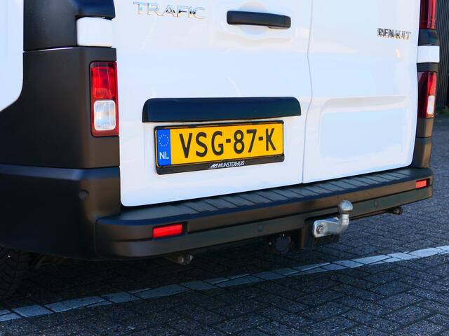 Renault TRAFIC 2.0 dCi 130 T30 L2H1 Comfort * Betimmering laadruimte & Trekhaak* - Cruise, airco, armsteun voor