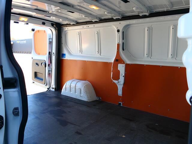 Renault TRAFIC 2.0 dCi 130 T30 L2H1 Comfort * Betimmering laadruimte & Trekhaak* - Cruise, airco, armsteun voor
