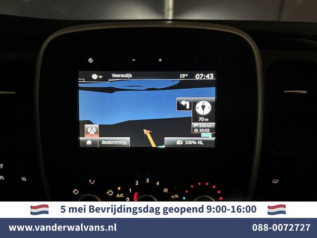 Renault TRAFIC 2.0 dCi 120pk L2H1 inrichting Euro6 Airco | Navigatie | LED | Camera | Cruisecontrol | Trekhaak Parkeersensoren, Bijrijdersbank