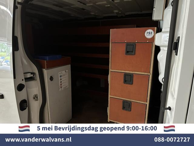 Renault TRAFIC 2.0 dCi 120pk L2H1 inrichting Euro6 Airco | Navigatie | LED | Camera | Cruisecontrol | Trekhaak Parkeersensoren, Bijrijdersbank