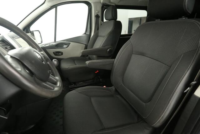 Renault TRAFIC 1.6 dCi T29 L2H1 | Dubbele Cabine | 5 Persoons | Airco Cruise Camera Navi Trekhaak PDC 18''LMV