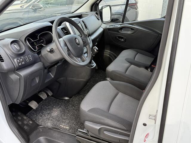 Renault TRAFIC 2.0 dCi 120 T29 L2H1 Work Edition | Trekhaak | Navigatie | Camera | Sidebars | Dealer onderhouden