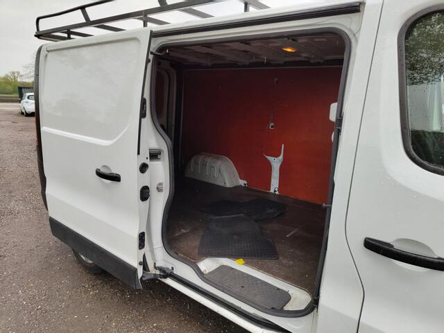 Renault TRAFIC D96pk L2H1 3-Persoons Trekhaak Cruise Control Comfort Energy Pdc 1.6dCi T29 Imperiaal Betonplexvloer Wandbetimmering Schuifdeur 2.000kg Trekgewicht Euro 6
