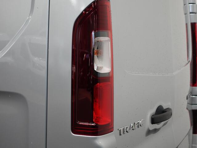 Renault TRAFIC 2.0 Blue dC1 150 EDC T29 L2H1 Extra Dubbele Cabine Navigatie Airco Betimmering Trekhaak Camera Parkeer sensoren Dab