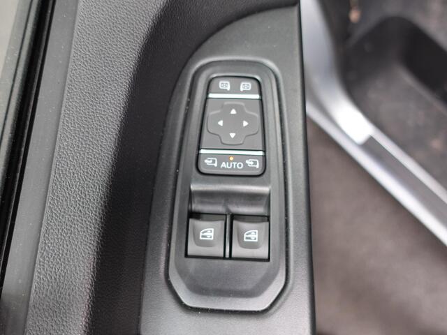 Renault TRAFIC 2.0 Blue dC1 150 EDC T29 L2H1 Extra Dubbele Cabine Navigatie Airco Betimmering Trekhaak Camera Parkeer sensoren Dab