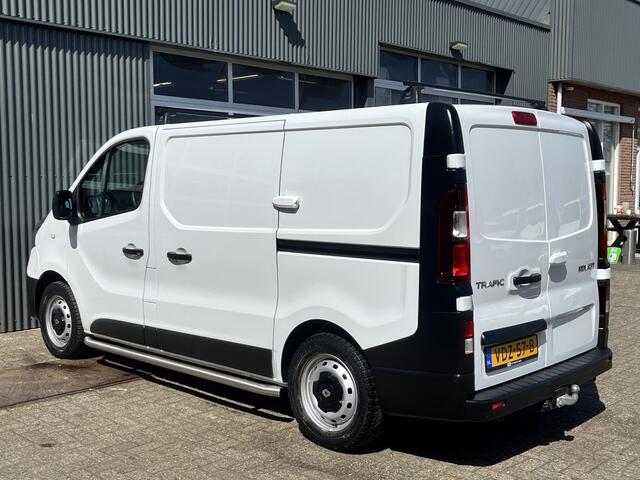 Renault TRAFIC 1.6 dCi L1H1 2x Schuifdeur Kastinrichting Airco Cruise controle Trekhaak 2000kg Kastinrichting 3-Persoons Telefoonverbinding Parkeersensoren achter Sitebars 1e eigenaar Euro 6 Dealer onderhouden