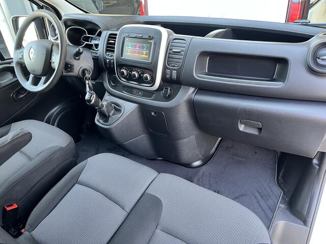 Renault TRAFIC 1.6 dCi L1H1 2x Schuifdeur Kastinrichting Airco Cruise controle Trekhaak 2000kg Kastinrichting 3-Persoons Telefoonverbinding Parkeersensoren achter Sitebars 1e eigenaar Euro 6 Dealer onderhouden