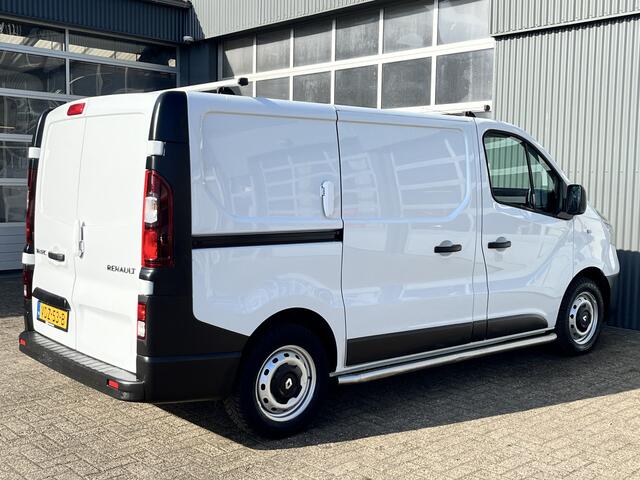 Renault TRAFIC 1.6 dCi L1H1 2x Schuifdeur Kastinrichting Airco Cruise controle Kastinrichting 3-Persoons Telefoonverbinding Parkeersensoren achter Sitebars 1e eigenaar Euro 6 Dealer onderhouden