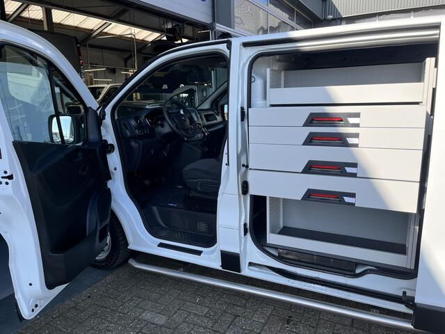 Renault TRAFIC 1.6 dCi L1H1 2x Schuifdeur Kastinrichting Airco Cruise controle Kastinrichting 3-Persoons Telefoonverbinding Parkeersensoren achter Sitebars 1e eigenaar Euro 6 Dealer onderhouden