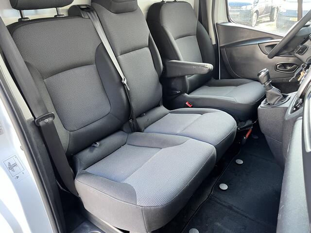Renault TRAFIC 1.6 dCi L1H1 2x Schuifdeur Kastinrichting Airco Cruise controle Kastinrichting 3-Persoons Telefoonverbinding Parkeersensoren achter Sitebars 1e eigenaar Euro 6 Dealer onderhouden