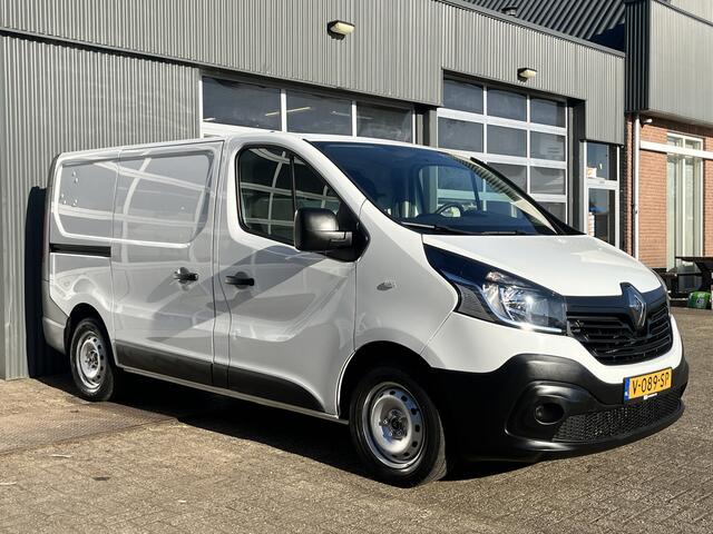 Renault TRAFIC 1.6 dCi L1H1 122pk Airco Cruise control Kastinrichting Trekhaak 2000kg trekgewicht Bluetooth telefoon voorbereiding Schuifdeur 2-Persoons 1e eigenaar Euro 6