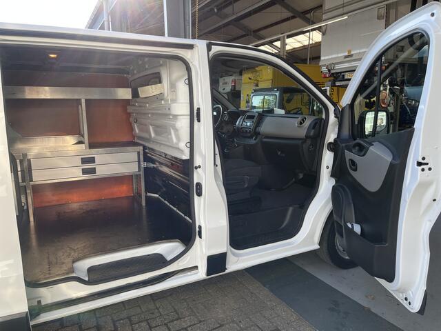 Renault TRAFIC 1.6 dCi L1H1 122pk Airco Cruise control Kastinrichting Trekhaak 2000kg trekgewicht Bluetooth telefoon voorbereiding Schuifdeur 2-Persoons 1e eigenaar Euro 6