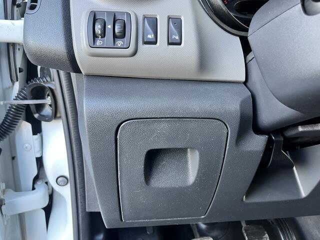 Renault TRAFIC 1.6 dCi L1H1 122pk Airco Cruise control Kastinrichting Trekhaak 2000kg trekgewicht Bluetooth telefoon voorbereiding Schuifdeur 2-Persoons 1e eigenaar Euro 6