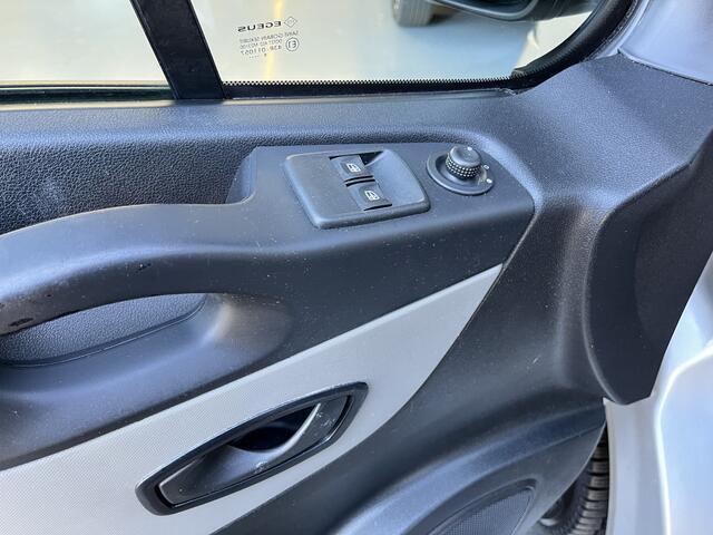Renault TRAFIC 1.6 dCi L2H1 DC Bpm vrij Airco Cruise controle Navigatie 5 persoons Dubbele cabine Euro 6 Lang Verlengde wielbasis 1e eigenaar Ex overheid