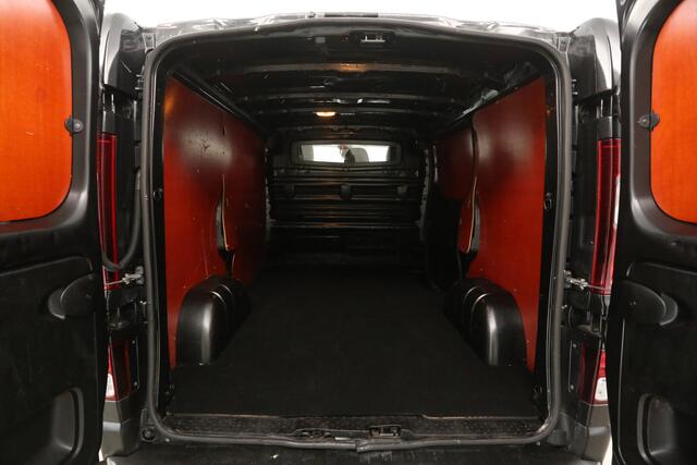 Renault TRAFIC 1.6 dCi T29 L1H1 Airco Cruise Navigatie Trekhaak 17"LMV PDC 3 Persoons
