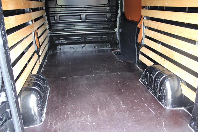 Renault TRAFIC 2.0 dCi 130 T30 L2H1 Work Edition / DEMO / LAADVLOER & LATTEN / AIRCO / PARKEERSENSOREN / CRUISE CONTROL / SIDE BARS
