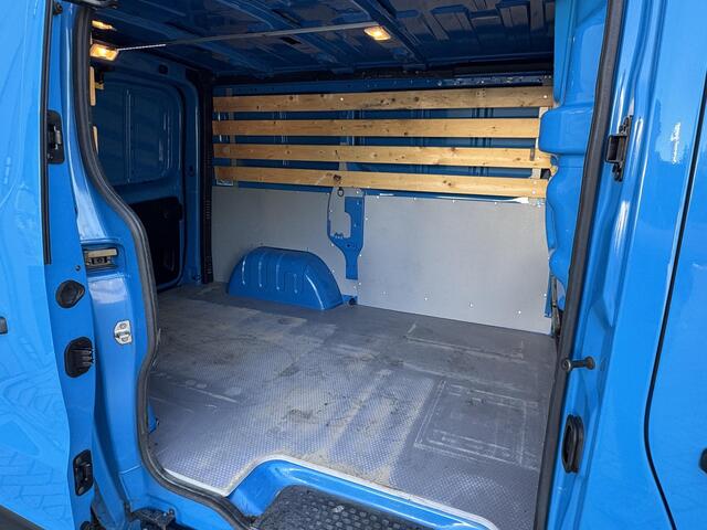 Renault TRAFIC 1.6 dCi 95 T27 L1H1 Comfort | AIRCO | CRUISE CONTROL | TREKHAAK | IMPERIAAL | DEALER OH | NL-AUTO |