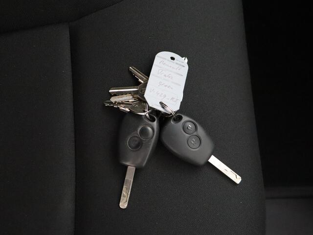 Renault TRAFIC 1.6DCi Lang | 2xSchuifdeur | Imperiaal | Trekhaak | Airco | Cruise | 3-Persoons | Trekhaak