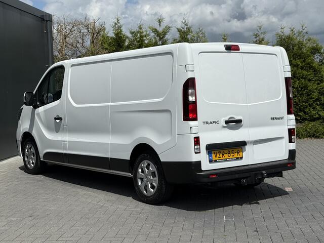 Renault TRAFIC 2.0 dCi 130 PK / L2H1 / AIRCO / CRUISE / NAVI / TREKHAAK / CAMERA / 3-ZITS / ZEER NETJES