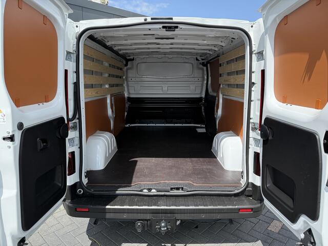 Renault TRAFIC 2.0 dCi 130 PK / L2H1 / AIRCO / CRUISE / NAVI / TREKHAAK / CAMERA / 3-ZITS / ZEER NETJES