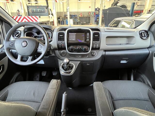 Renault TRAFIC 1.6 dCi T29 L2H1 DC 126pk Airco Cruise controle Trekhaak 2000kg Telefoonvoorbereiding Parkeerhulp achter Verlengde wielbasis 5-Persoons Euro 6 Bpm vrij voor particulier gebruik