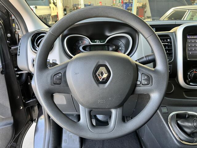 Renault TRAFIC 1.6 dCi T29 L2H1 DC 126pk Airco Cruise controle Trekhaak 2000kg Telefoonvoorbereiding Parkeerhulp achter Verlengde wielbasis 5-Persoons Euro 6 Bpm vrij voor particulier gebruik