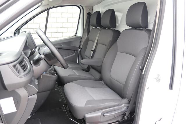 Renault TRAFIC 2.0 dCi 130 T30 L2H1 Work Edition | Trekhaak | Navigatie | Zijschuifdeur Links & Rechts | A-deuren 270° draaibaar |