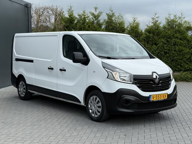 Renault TRAFIC 1.6 dCi 120 PK / L2H1 / TREKHAAK / AIRCO / CRUISE / NAVI / BLUETOOTH / 3-ZITS