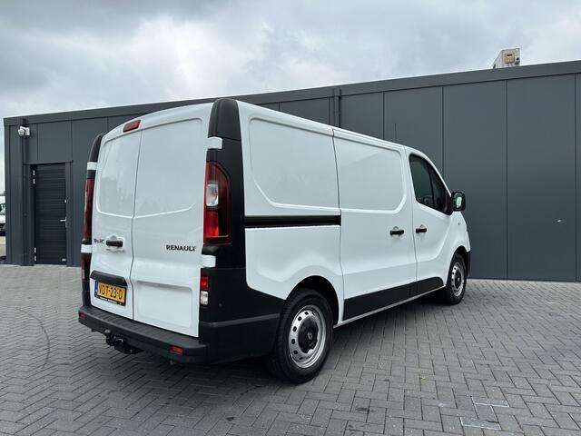 Renault TRAFIC 2.0 dCi 120 PK / L1H1 / 1e EIG. / 2x SCHUIFDEUR / AIRCO / CRUISE / TREKHAAK