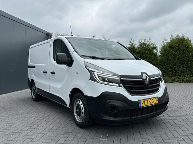 Renault TRAFIC 2.0 dCi 120 PK / L1H1 / 1e EIG. / 2x SCHUIFDEUR / AIRCO / CRUISE / TREKHAAK