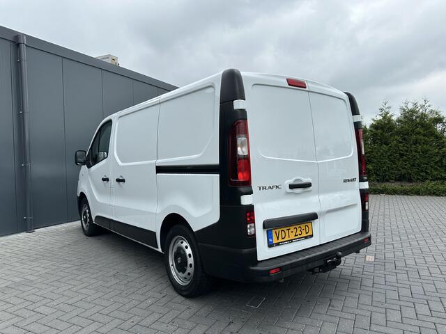 Renault TRAFIC 2.0 dCi 120 PK / L1H1 / 1e EIG. / 2x SCHUIFDEUR / AIRCO / CRUISE / TREKHAAK
