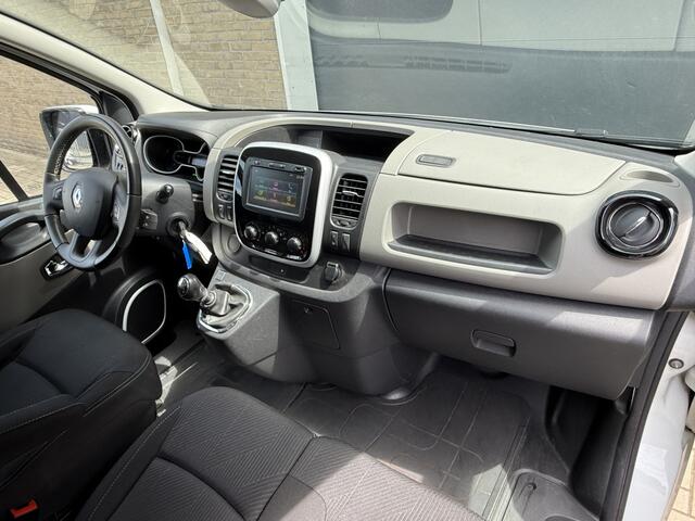 Renault TRAFIC 1.6 dCi 125 PK EURO 6 T29 L2H1 DC 6 persoons Achteruitrijcamera/navigatie systeem