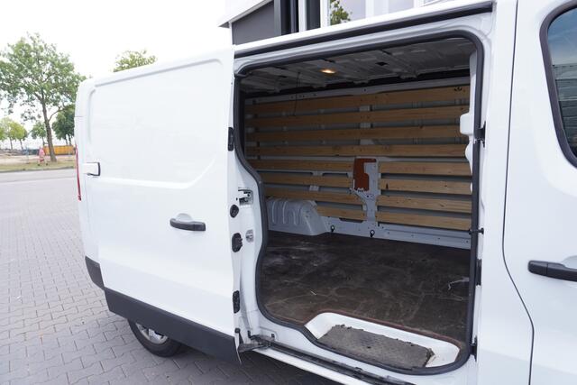 Renault TRAFIC 2.0 dCi 130PK L2 - EURO 6 - Airco - Navi - Cruise - ¤ 16.900,- Excl.