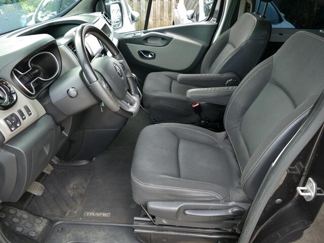 Renault TRAFIC 1.6 dCi T29 L2H1 DC Luxe 145pk | 2x schuifdeur | camera | navigatie