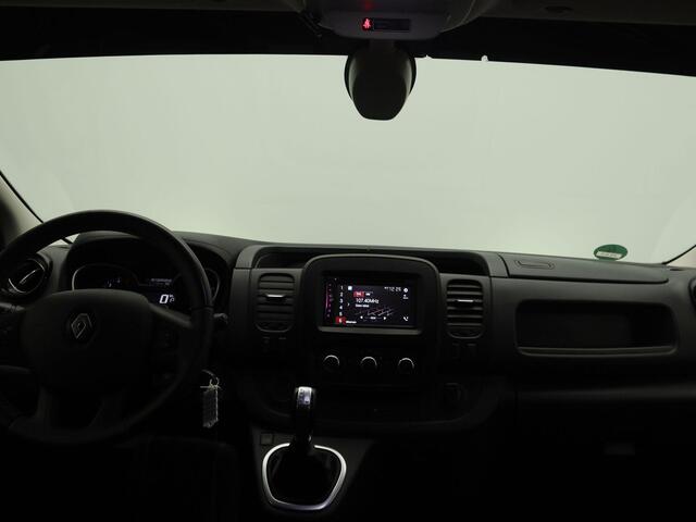 Renault TRAFIC 2.0 dCi 170 T29 L1H1 DC Luxe | Dubbele Cabine | Airco | Bijrijdersstoel 'comfort' | Lichtmetalen wielen 17" 'Cyclade' | Vast raam in linker paneel | Zijschuifdeur rechts met vast raam | Achteruitrijcamera | Kolom, afdekstrip, voor- en achterbumper, buiten