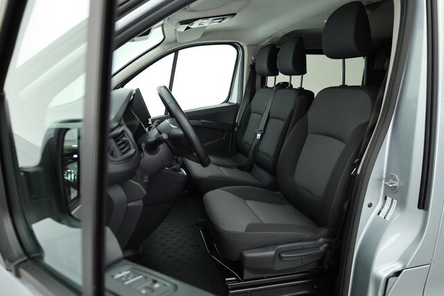 Renault TRAFIC 2.0 dCi 130pk Dubb.Cab. | L2H1 | 6 pers. | Airco | PDC | Trekhaak | Zilver met. | CarPlay